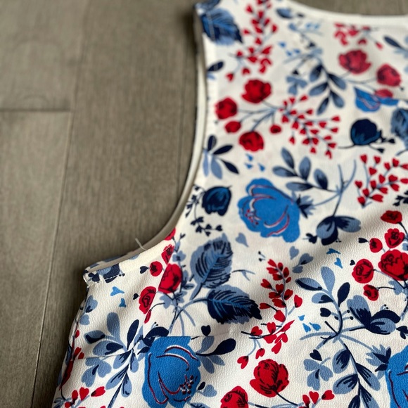 Tommy Hilfiger size L sleeveless blouse. Like new - Picture 6 of 7